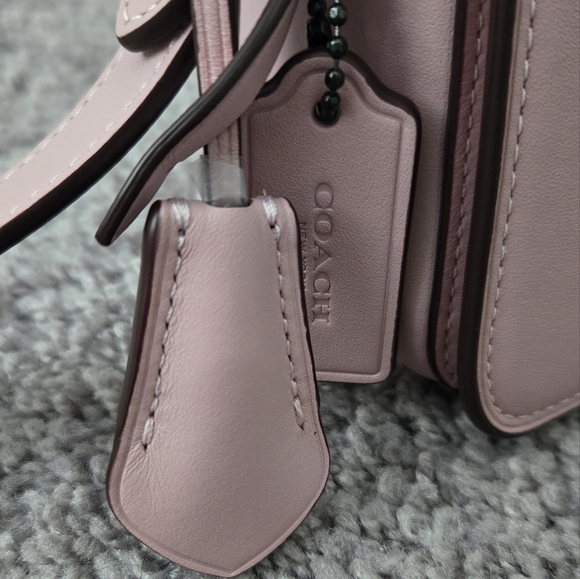 Coach Studio 19 - Picture 5 of 16